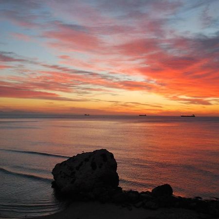 Spectacular Beachfront Duplex On The Mediterranean - Caleta, Catalan Bay Гибралтар Екстериор снимка