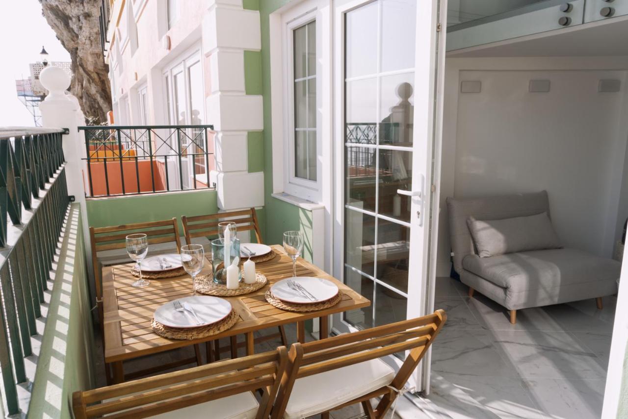 Spectacular Beachfront Duplex On The Mediterranean - Caleta, Catalan Bay Гибралтар Екстериор снимка