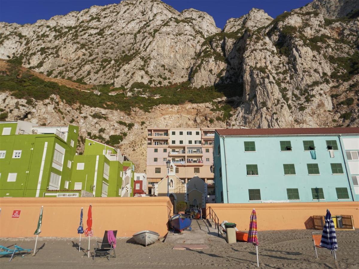 Spectacular Beachfront Duplex On The Mediterranean - Caleta, Catalan Bay Гибралтар Екстериор снимка