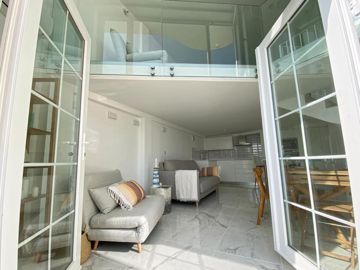 Spectacular Beachfront Duplex On The Mediterranean - Caleta, Catalan Bay Гибралтар Екстериор снимка