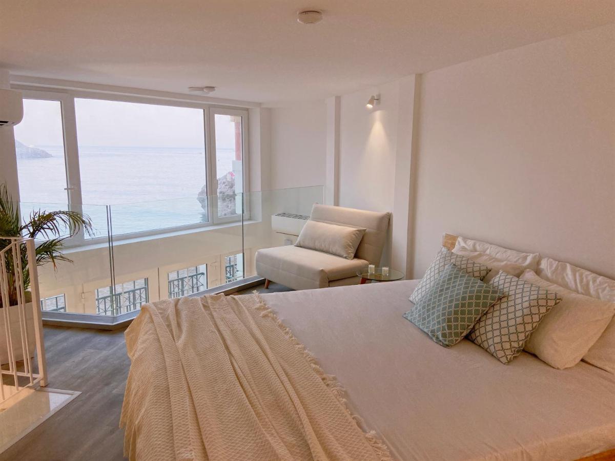 Spectacular Beachfront Duplex On The Mediterranean - Caleta, Catalan Bay Гибралтар Екстериор снимка